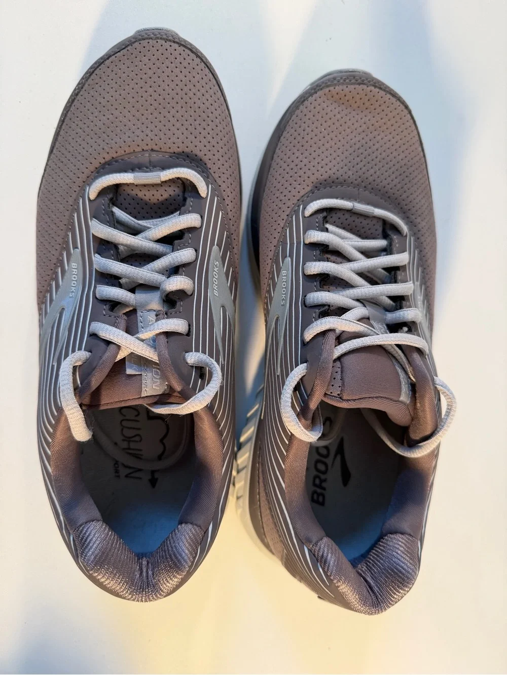 Brooks Addiction Walker Gray Suede Walking Shoes Women Size 9 (2E) EXTRA WIDE